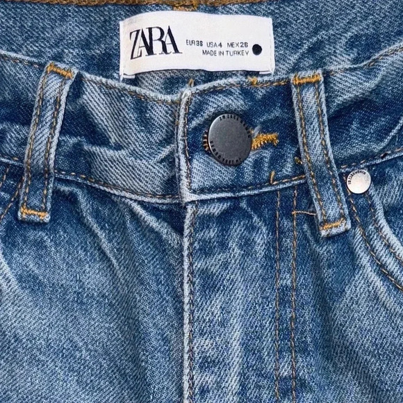 NWOT Zara Low Mid Waist Distressed Flare Jeans Medium Wash Womens Size 4 long - Picture 5 of 5